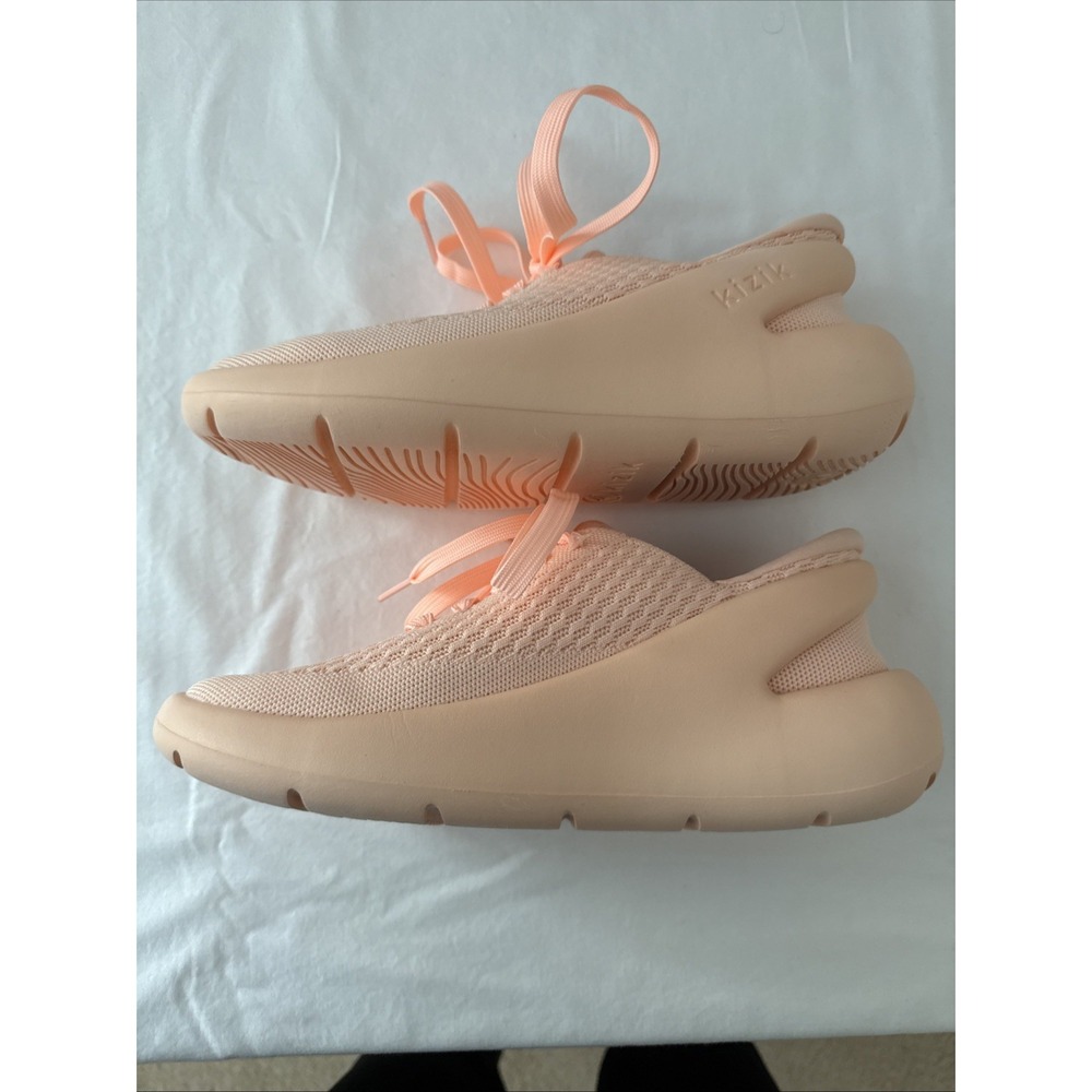Kizik Roamer Sneaker, Hand-Free Laces Cushioned, Melon Size 8W 6.5M - Picture 3 of 6